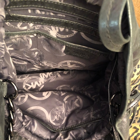 Micheal Kors large silver pewter metallic ultra soft bag long adjustable - Picture 11 of 15